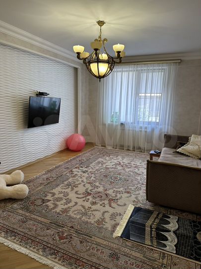 4-к. квартира, 130 м², 1/8 эт.