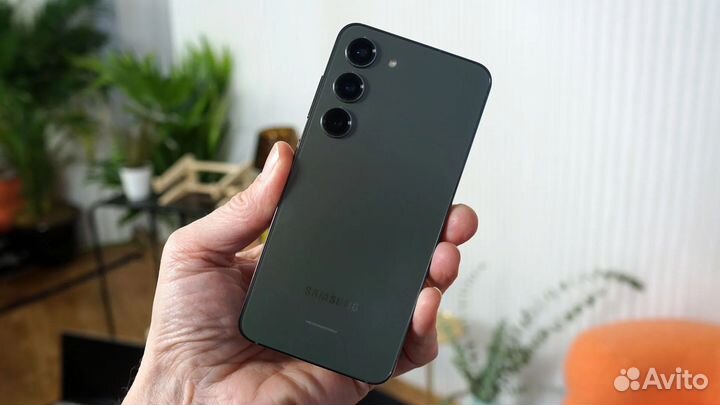 Samsung Galaxy S23, 8/256 ГБ