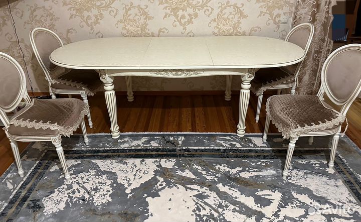 Стол обеденный со стульями