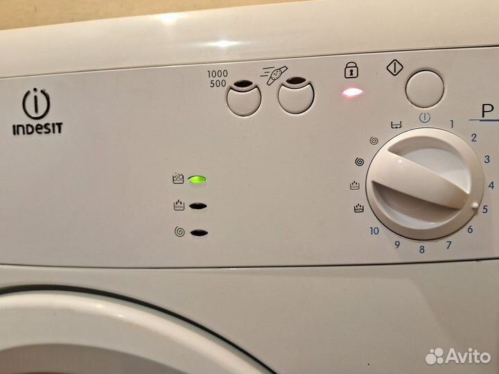 Стиральная Машина. indesit 6 кг. Рабочий