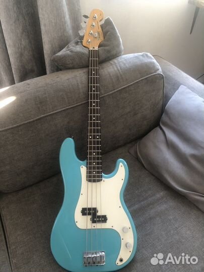 Бас гитара fender precision