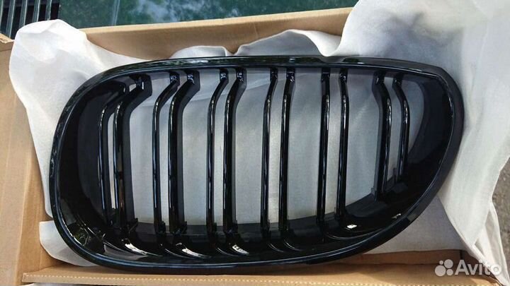 Ноздри решетка BMW E60 E61 чёрный глянец