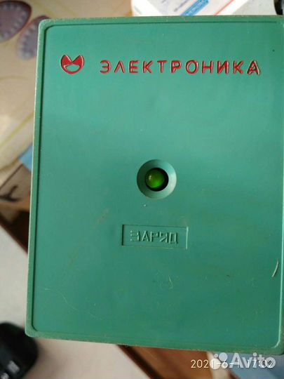 Зарядное устройство