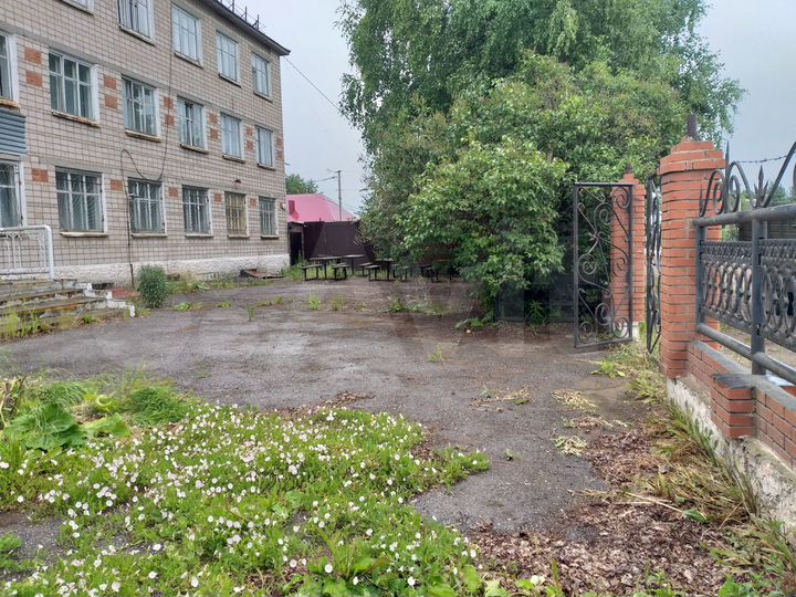 Здание, 935 м²