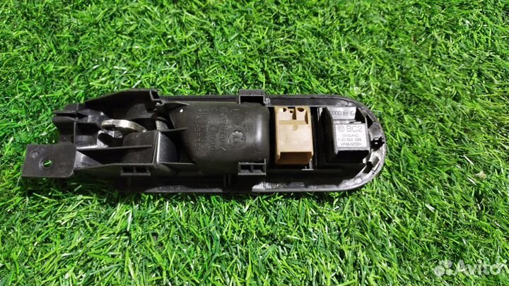 Ручка двери передней внутренняя Volkswagen Passat