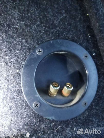 Продам сабвуфер и у усилитель