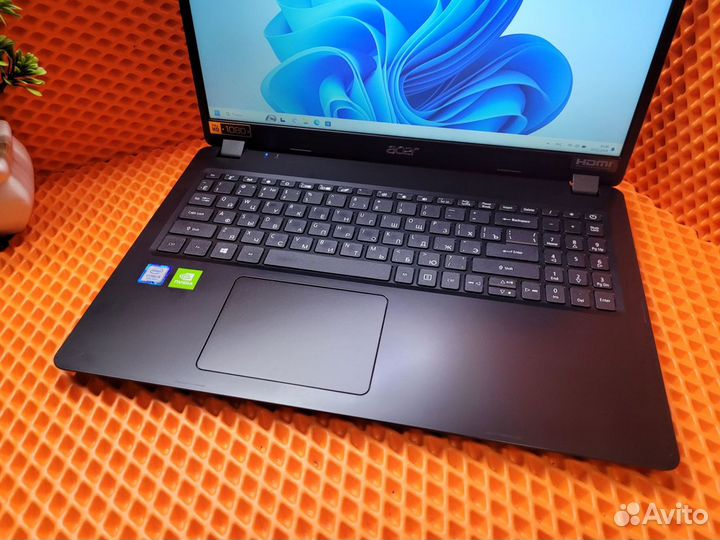 Ноутбук Acer i5-8250u/DDR4 8gb/SSD/MX230