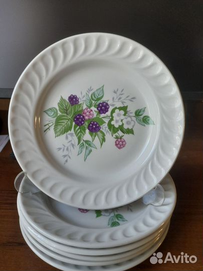 Набор тарелок фарфоровых
