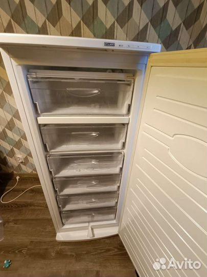 Морозильник Атлант М 7184-003