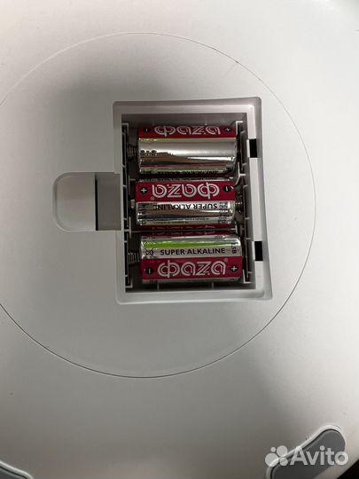 Автоматическая кормушка для кошек и собак