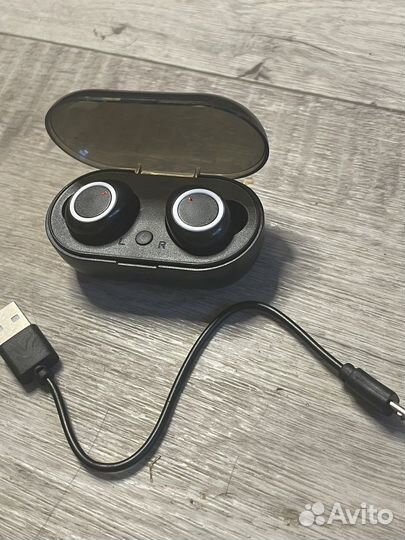 Беспроводные наушники Y50