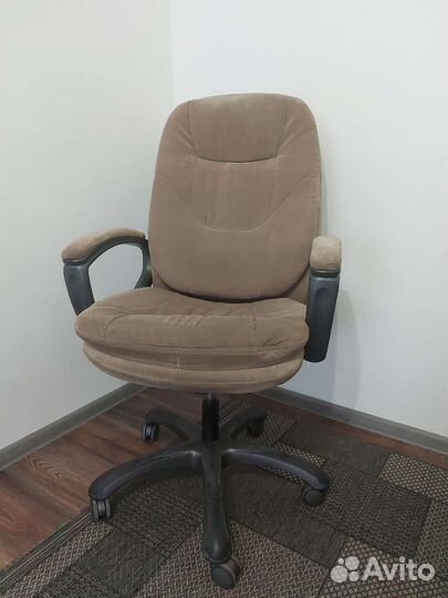 Компьютерный стул/кресло руководителя
