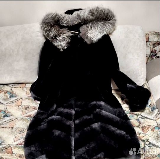 Шуба мутоновая с капюшоном 46