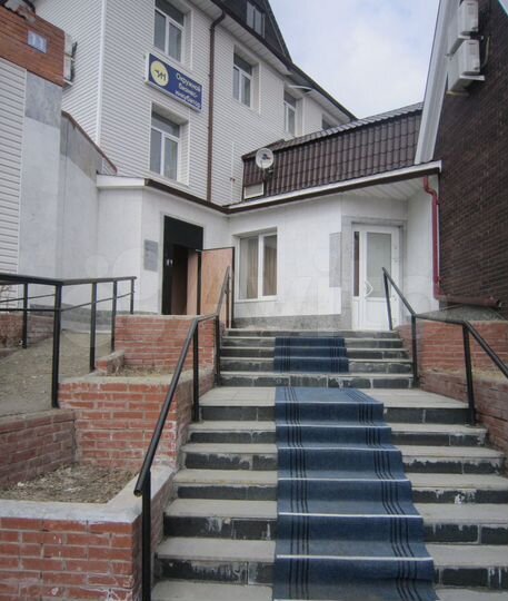 Здание, 605.9 м²
