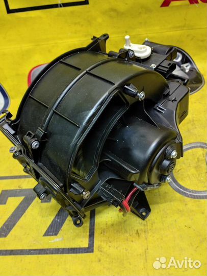 Вентилятор печки Audi A6 универсал 2.8 CCE 2009