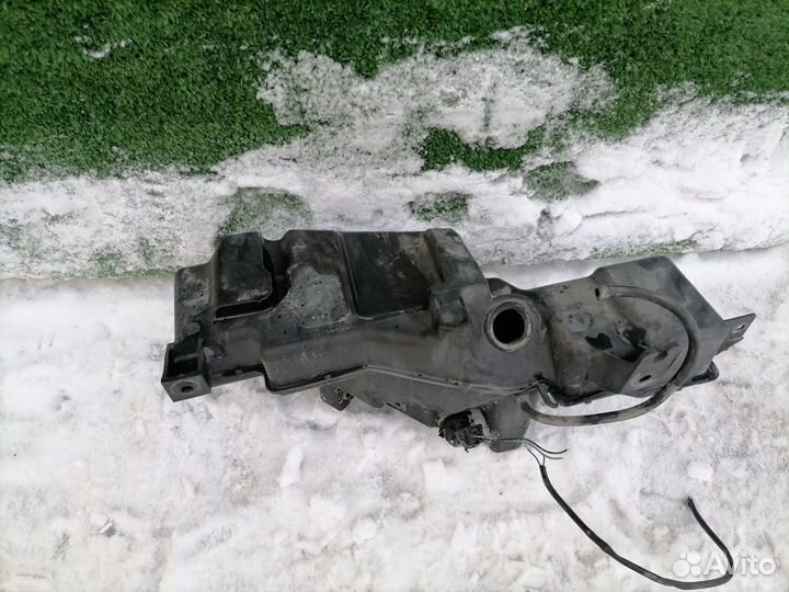 Бачок стеклоомывателя Mitsubishi Pajero III V73W V