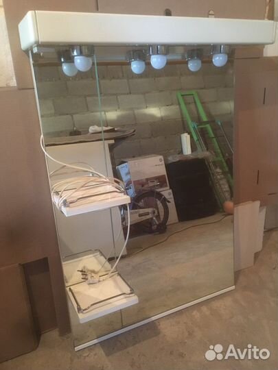 Зеркало с подсветкой в ванну