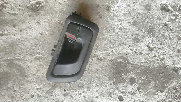 Ручка салона передяя правая Mitsubishi Pajero