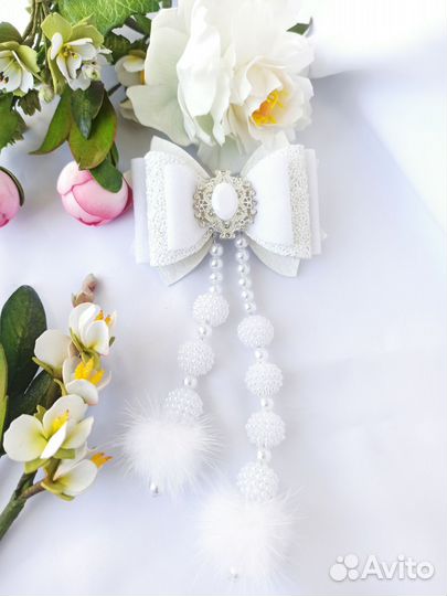 Бантик с подвесками, ручная работа