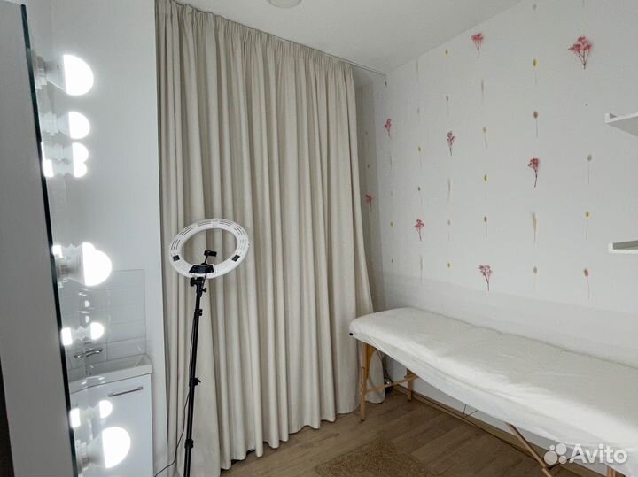 Лэшмейкер/ мастер по наращиванию ресниц