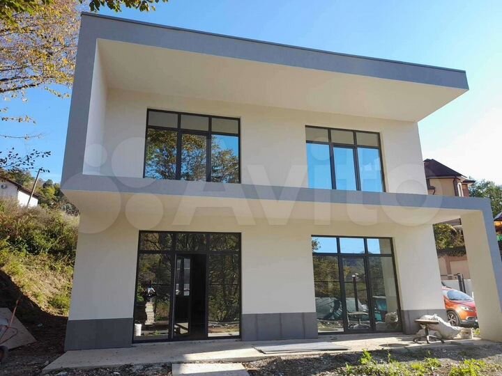 Коттедж 200 м² на участке 6 сот.