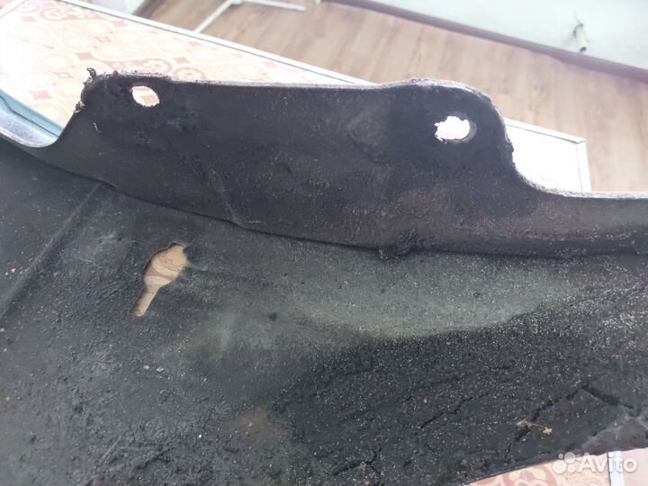 Крыло переднее правое priora