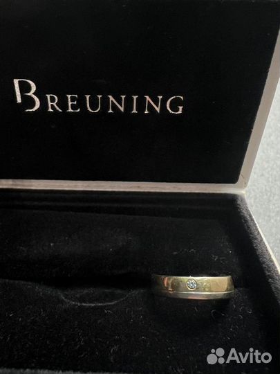 Золотое обручальное кольцо с бриллиантом Breuning