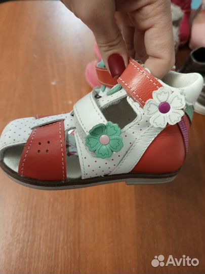 Сандалии для девочки 22 размер новые