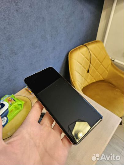 Телефон Samsung galaxy s10