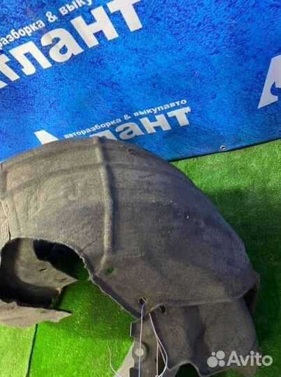 Подкрылок задний Mazda 3 BK Z6 2007