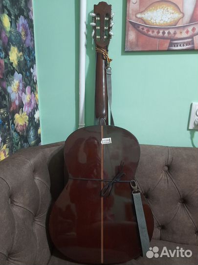 Классическая гитара фирмы 