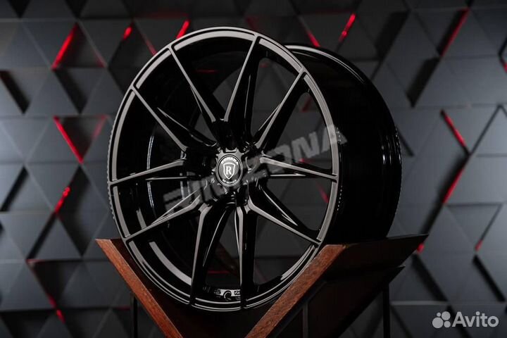 Литой диск в стиле Rohana R20 5x112