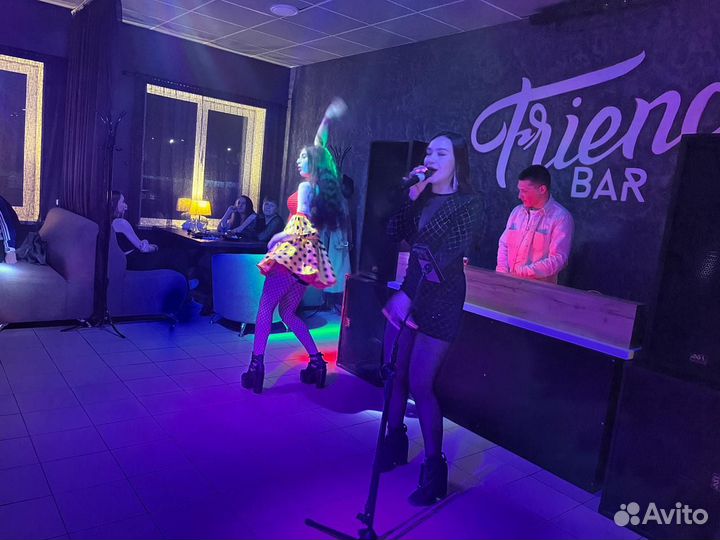 Go-go танцовщица