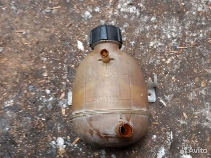 Расшерительный бачёк рено логан