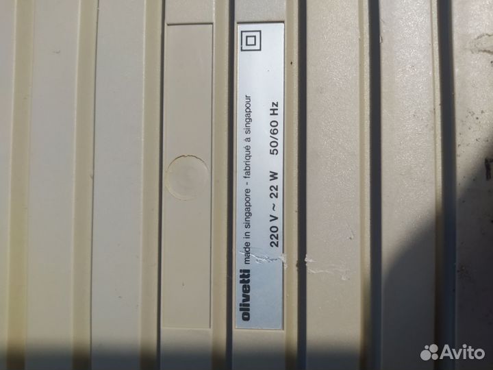 Электронная печатная машинка olivetti