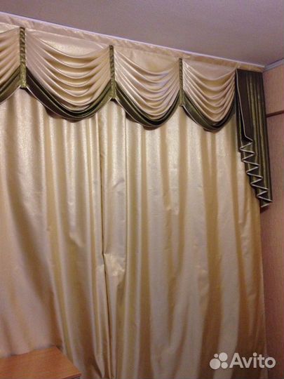 Комплект новый-ламбрекен+шторы