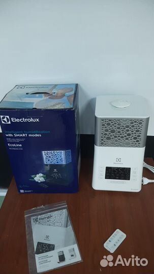 Увлажнитель воздуха Electrolux EHU-3710D/3715D