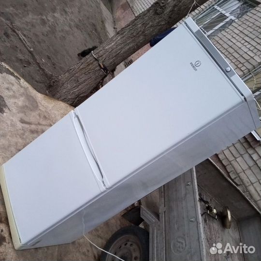 Холодильник indesit бу