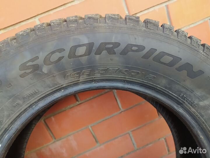 Pirelli Scorpion Ice Zero 2 235/65 R17