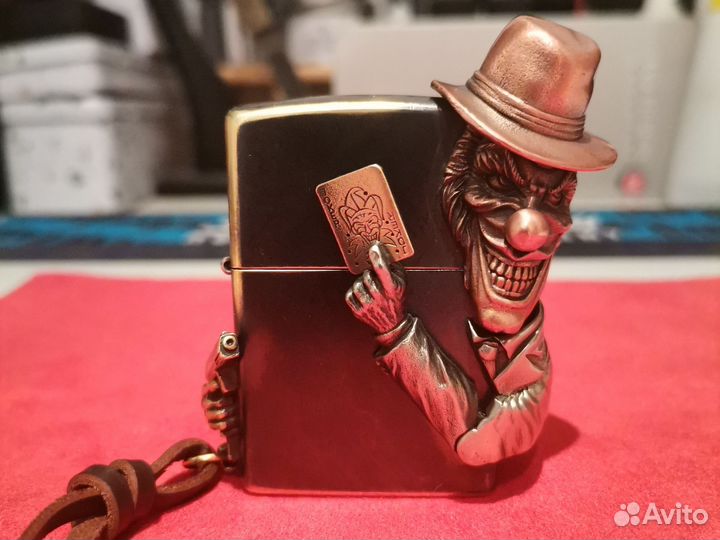 Зажигалка zippo Джокер с картой и пистолетом