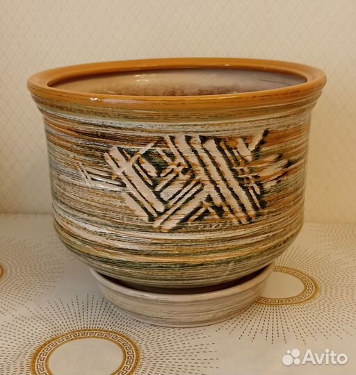 Керамический горшок большой