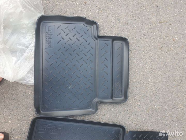 Коврики резиновый для машины