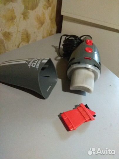 Автомобильный пылесос