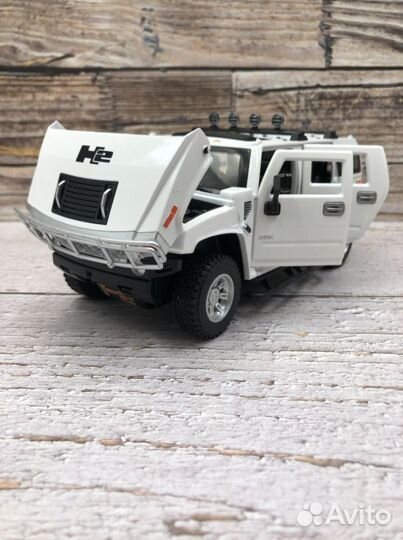 Модель автомобиля хаммер H2 hummer h2