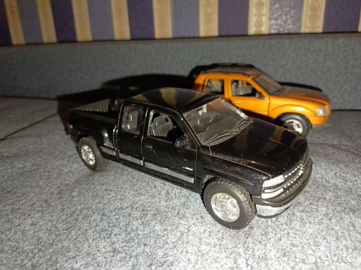 Модель автомобиля Chevrolet Silverado 1/25