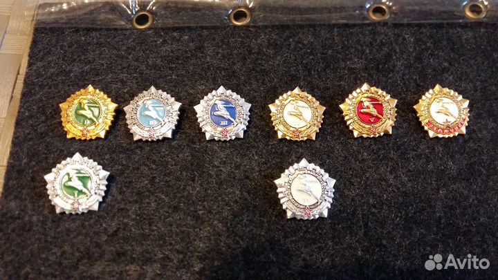 Продаются значки спортивной тематики