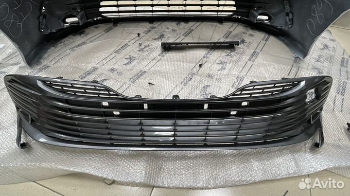 Нижняя решётка бампера Toyota Camry v70