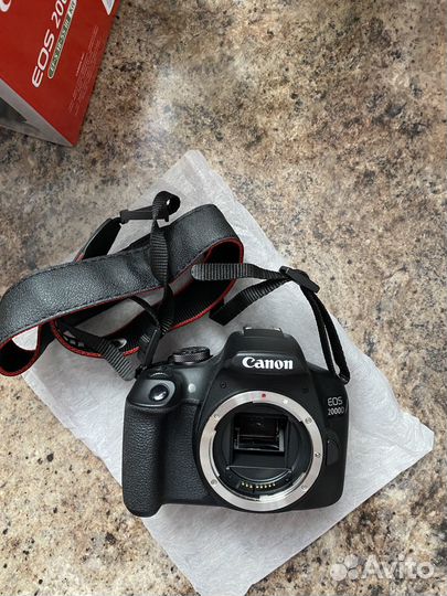 Фотоаппарат Canon 2000d