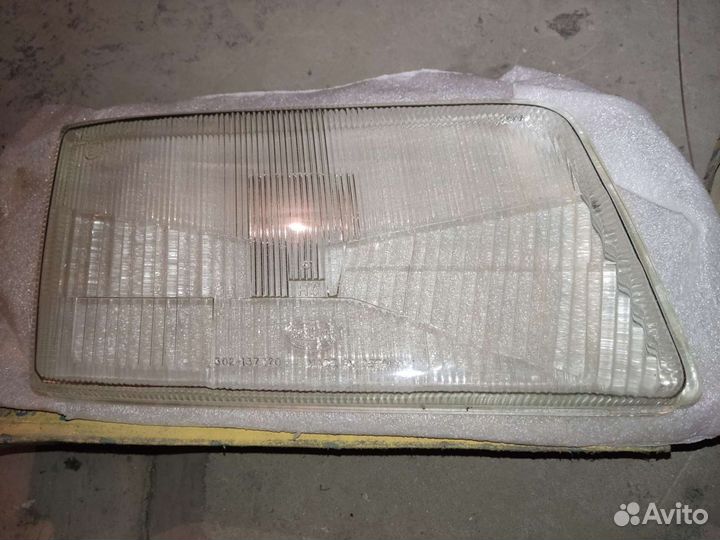 Стекла для фар Audi 100 C4