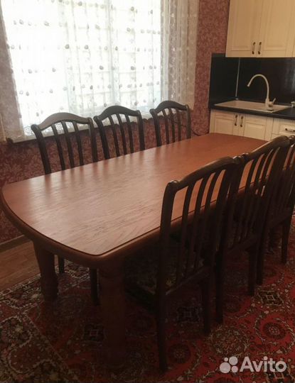 Стол со стульями